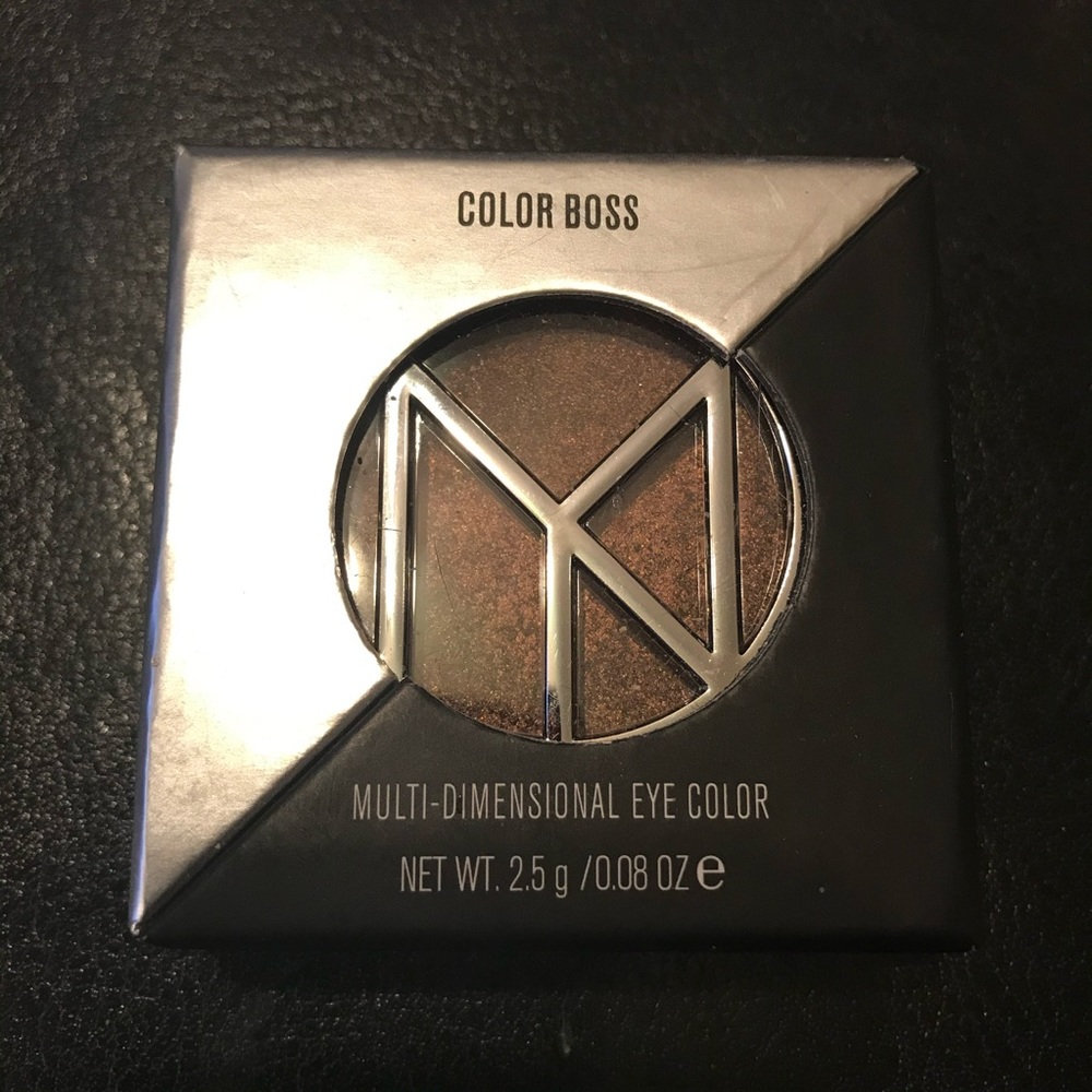 Brand New Color Boss News Flash Eyeshadow